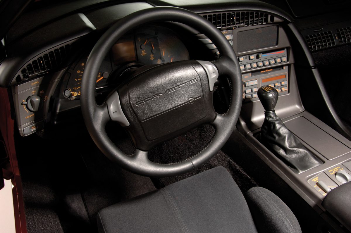 FORD MUSTANG