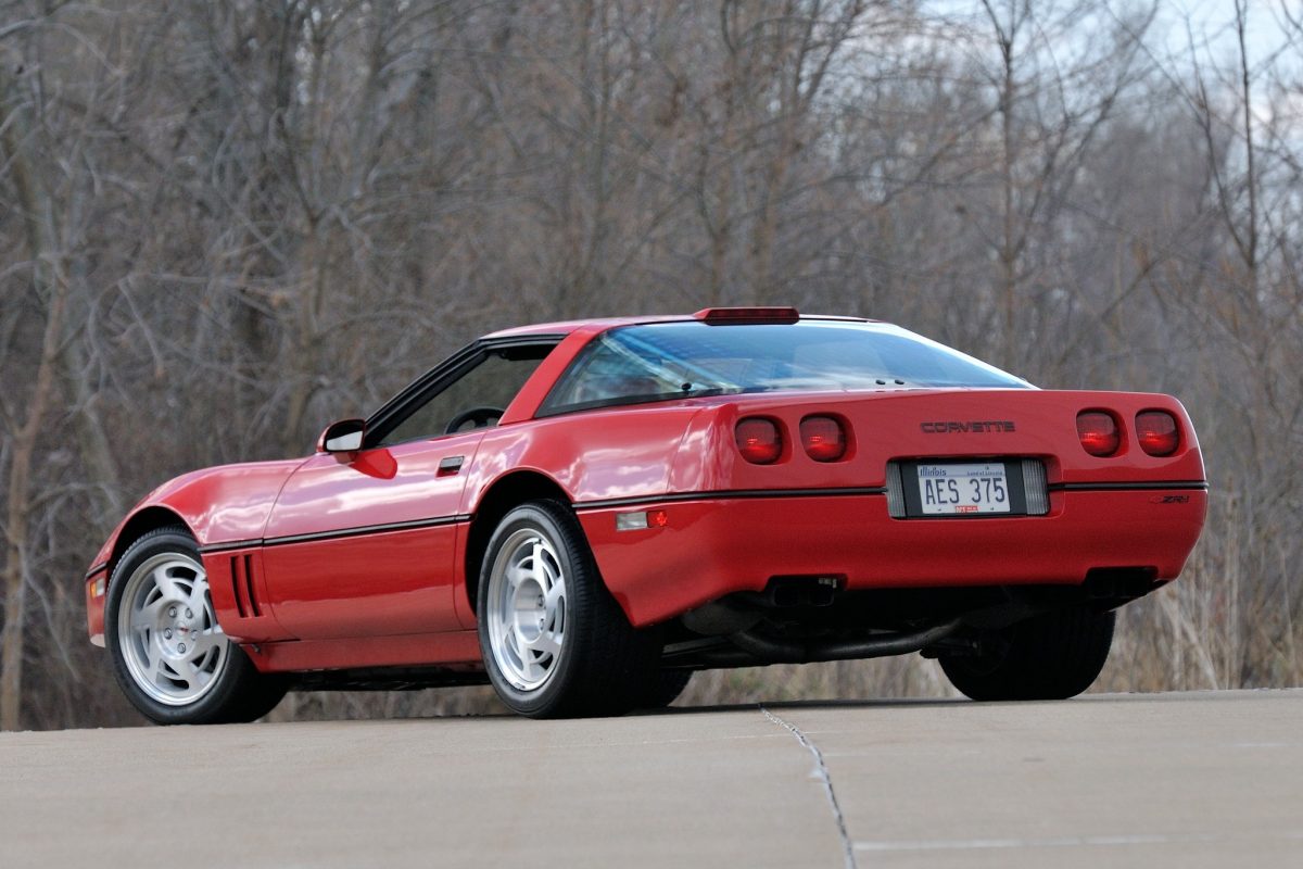 FORD MUSTANG