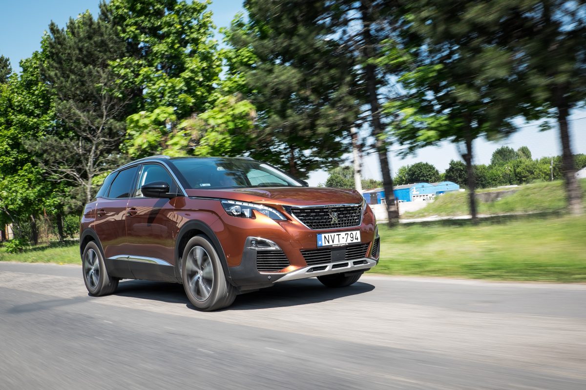 PEUGEOT 3008