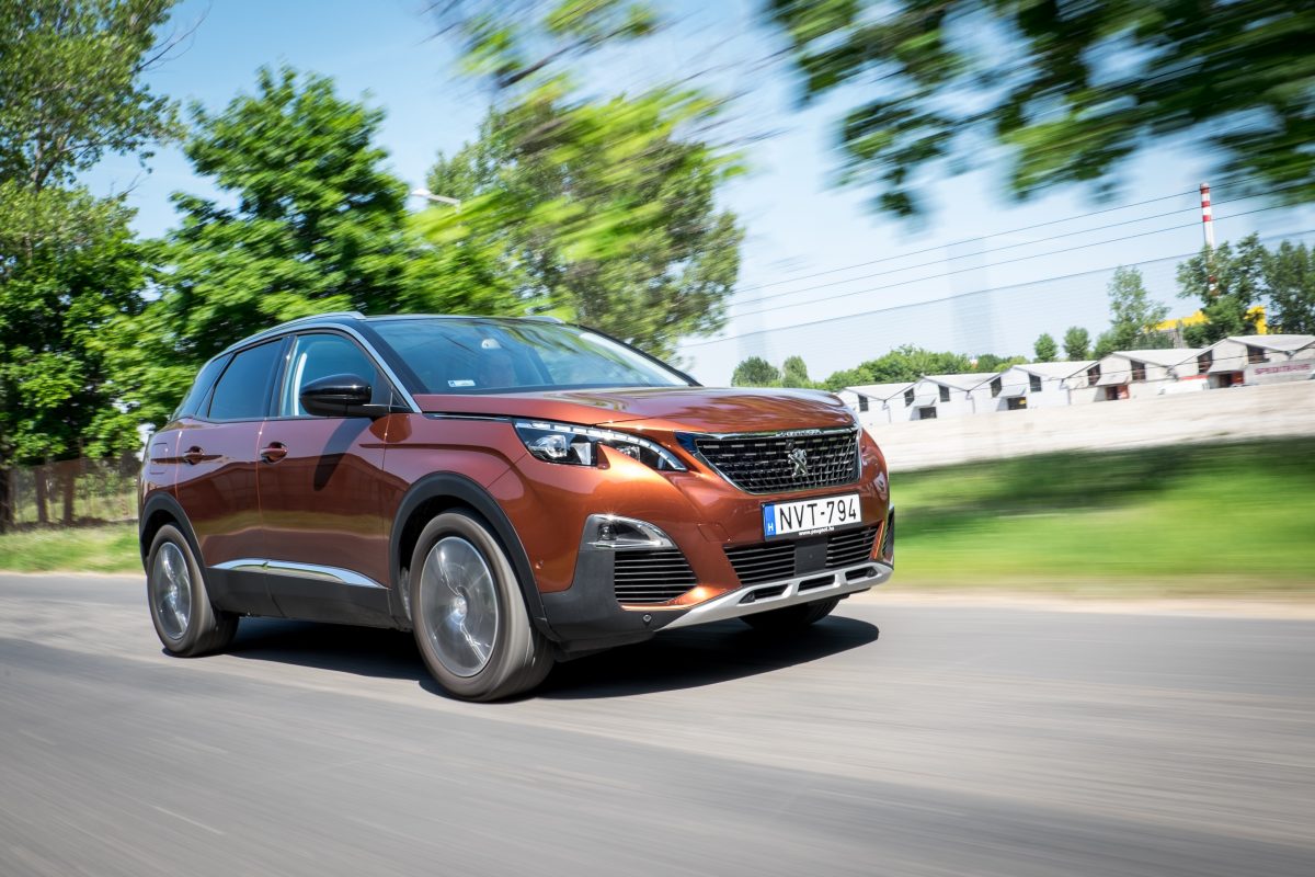 PEUGEOT 3008