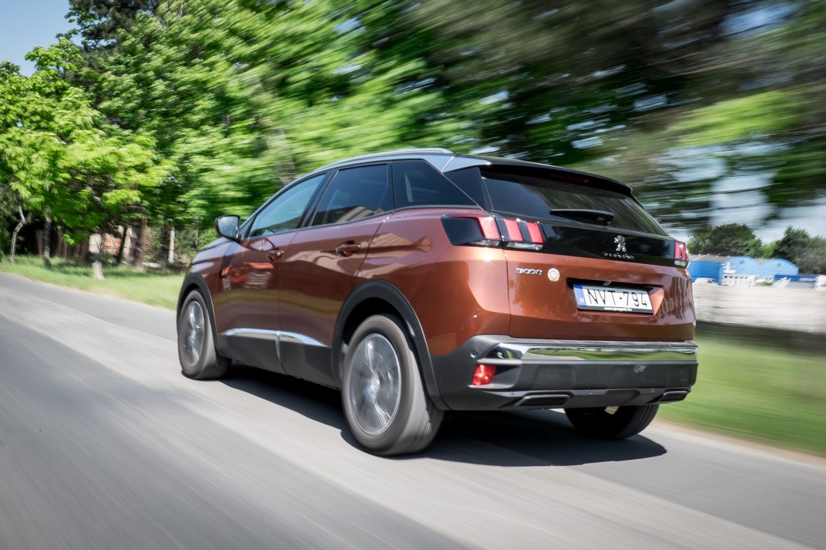 PEUGEOT 3008