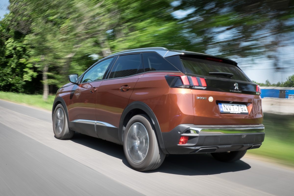 PEUGEOT 3008