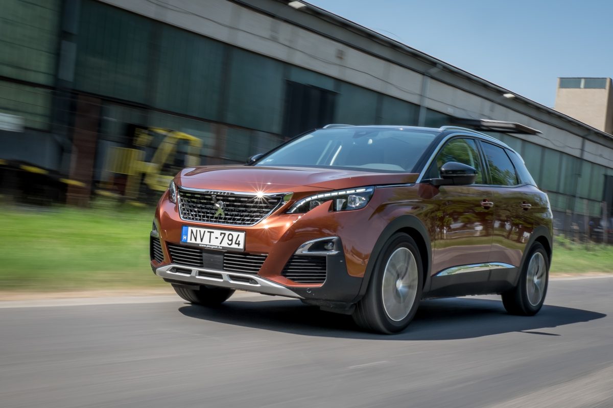 PEUGEOT 3008