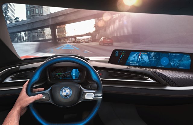 Jövőre minden új BMW forgalomfigyelő kamerát kap