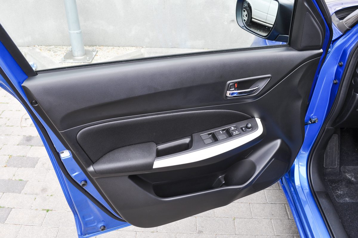 SUZUKI SWIFT