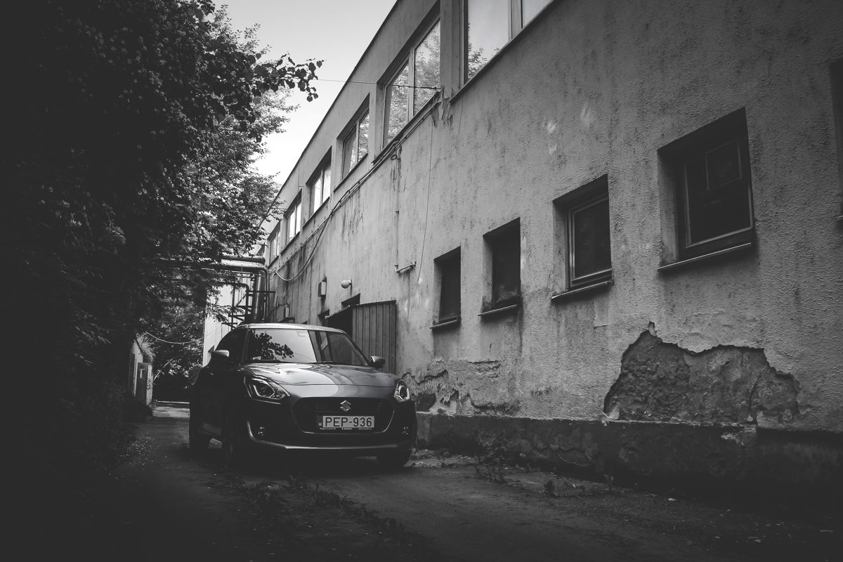 SUZUKI SWIFT