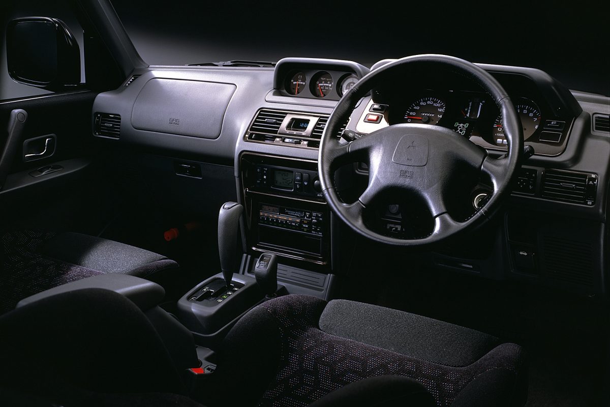 MITSUBISHI PAJERO