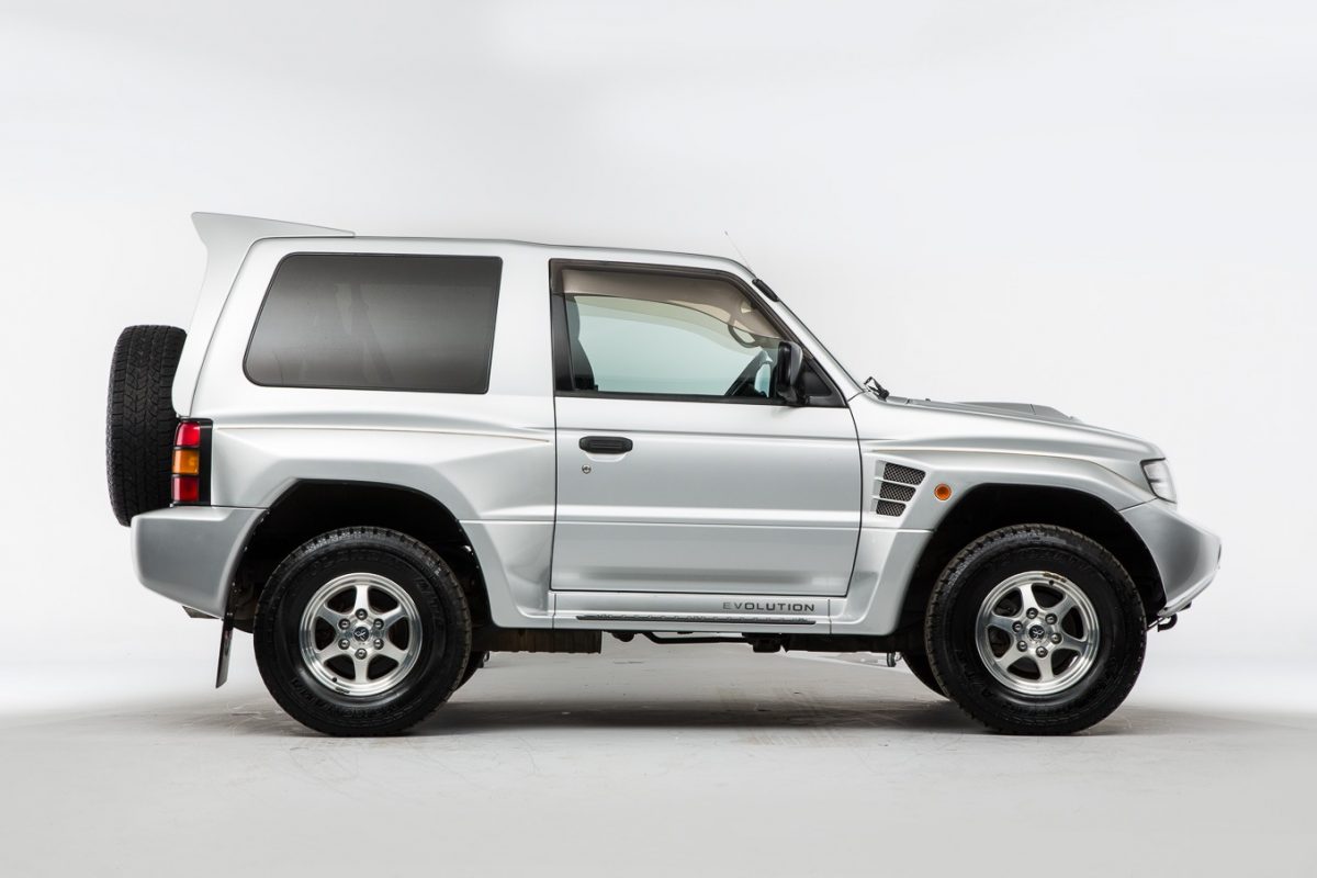 MITSUBISHI PAJERO