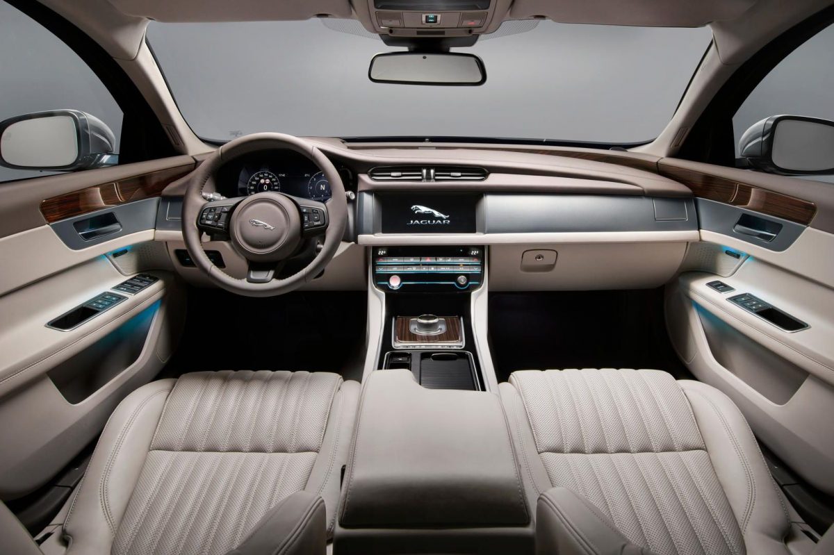 JAGUAR XF