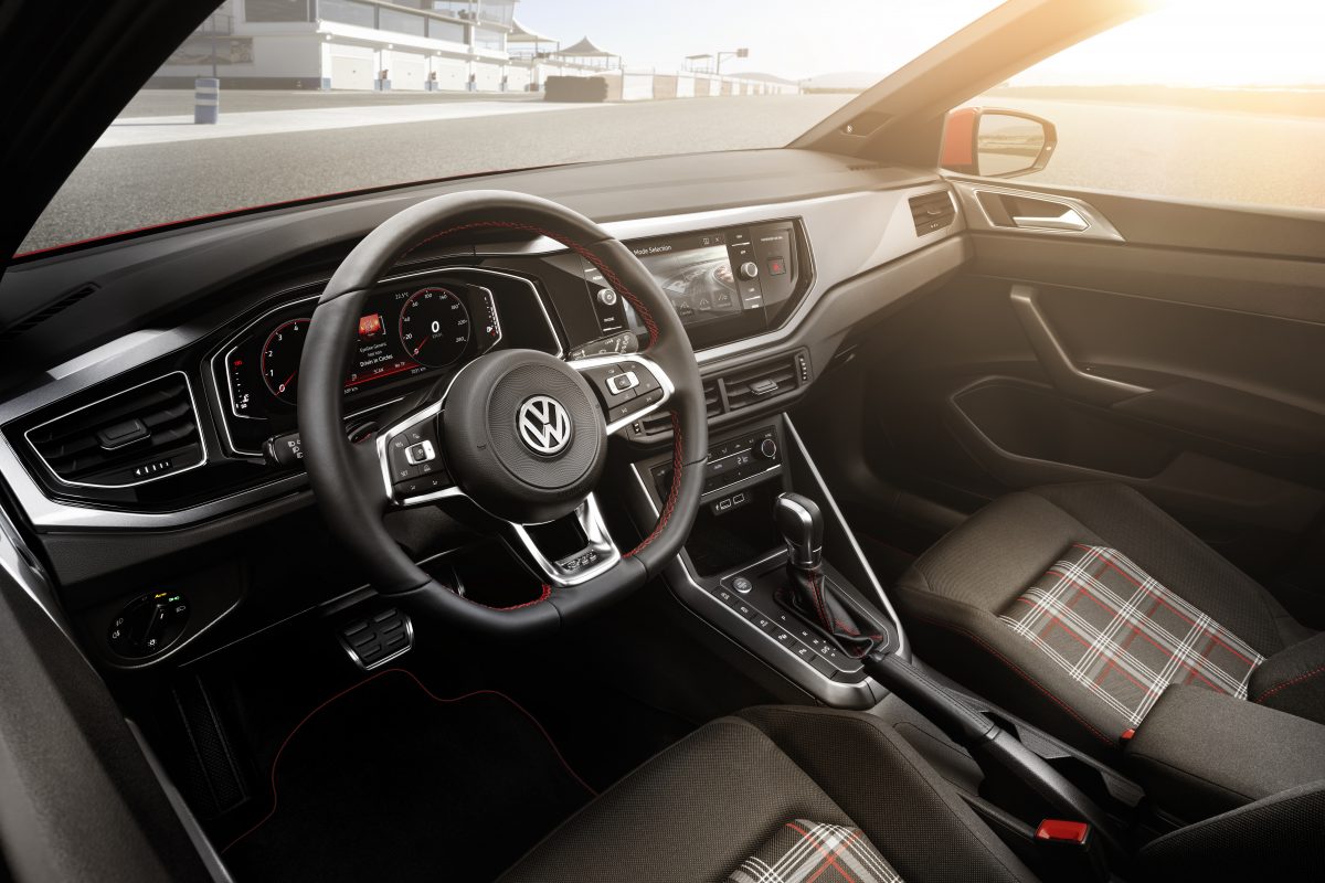 VOLKSWAGEN POLO
