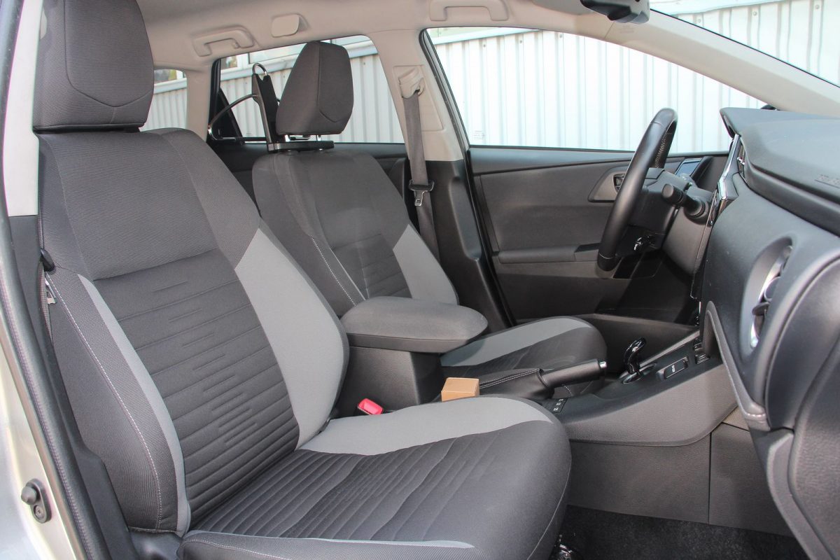 TOYOTA AURIS