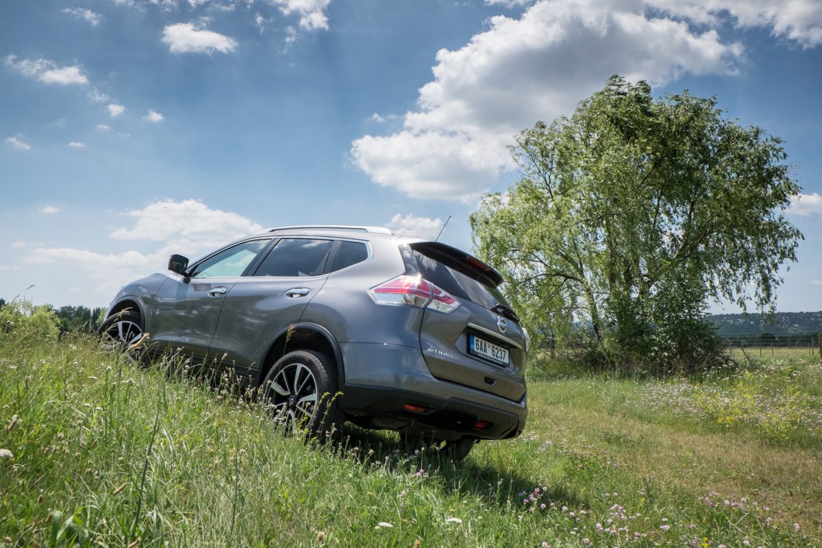 NISSAN X-TRAIL