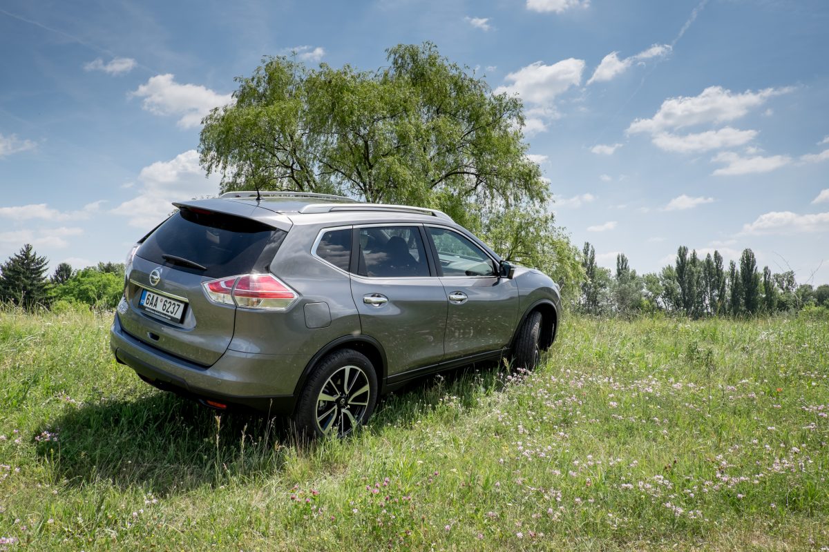 NISSAN X-TRAIL