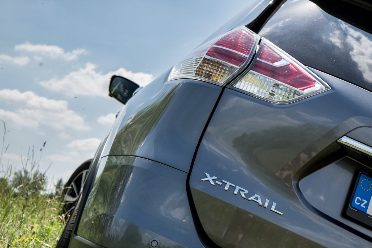 NISSAN X-TRAIL