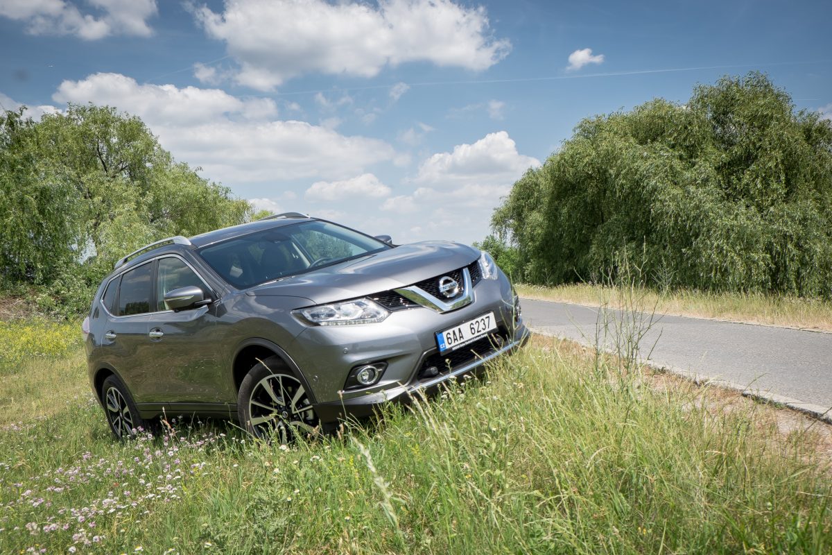 NISSAN X-TRAIL