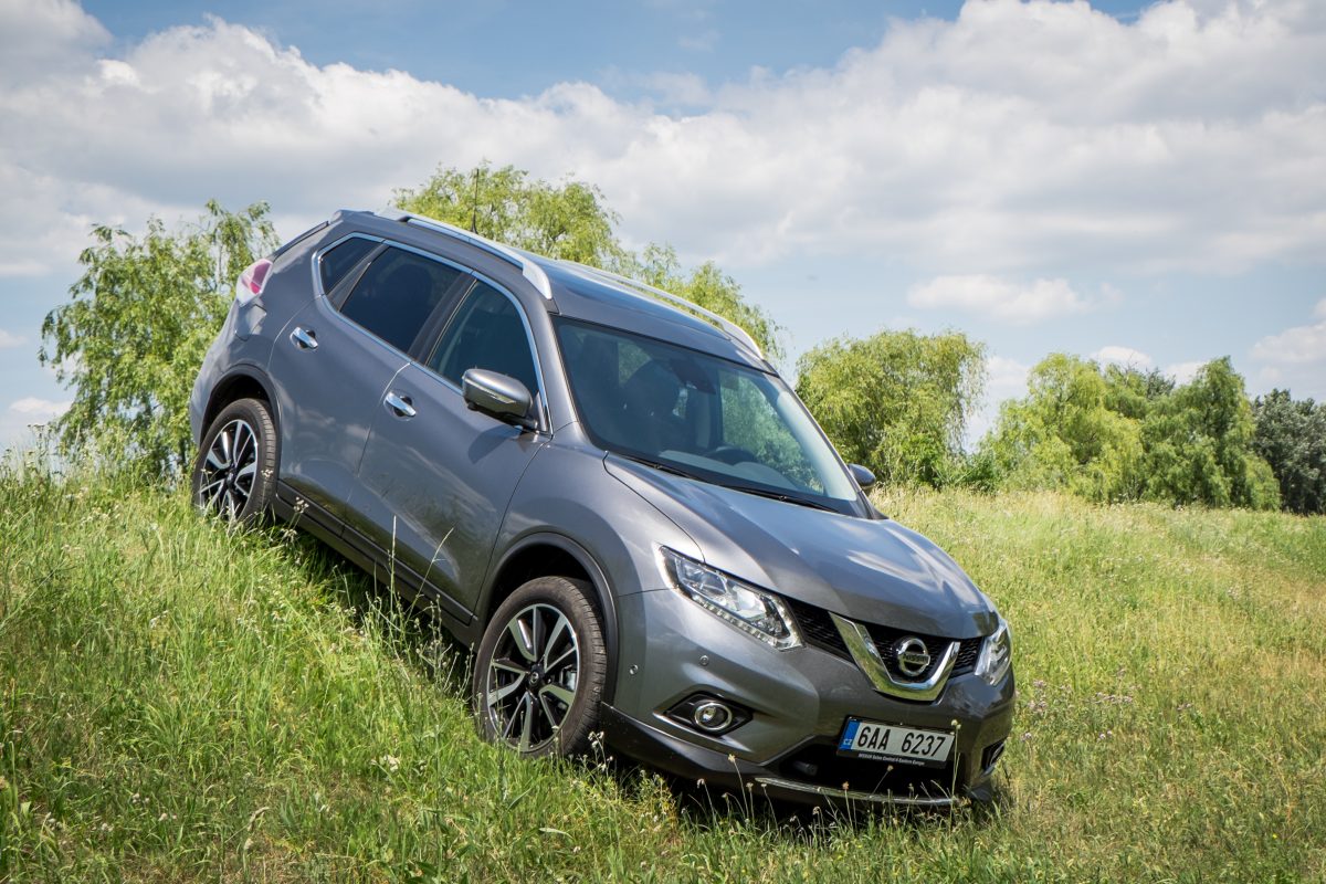 NISSAN X-TRAIL