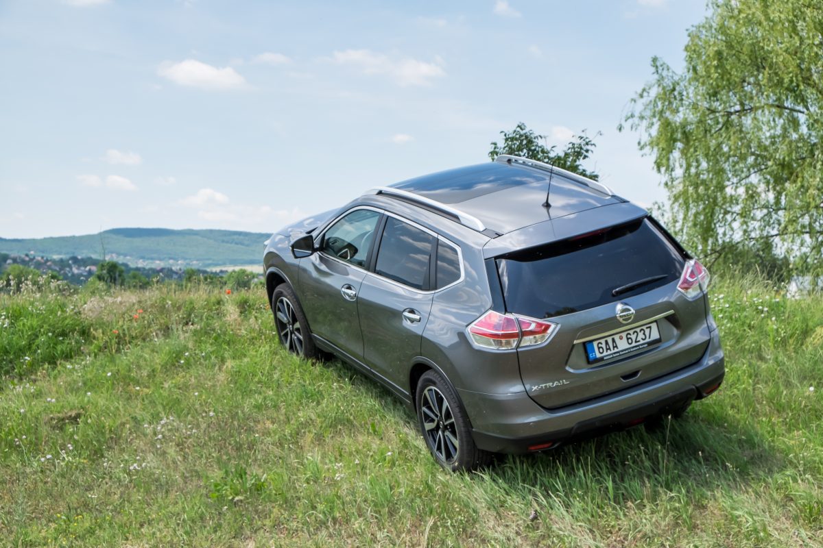 NISSAN X-TRAIL