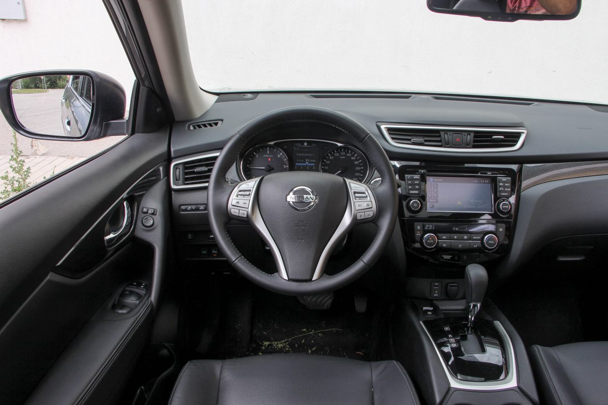 NISSAN X-TRAIL