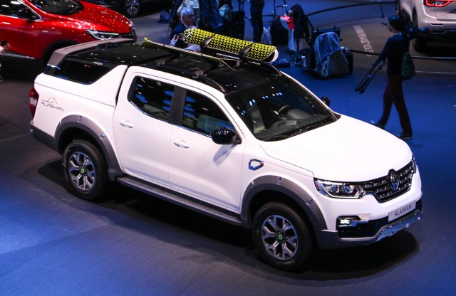 Bemutatkozott a Renault emblémás Nissan Navara