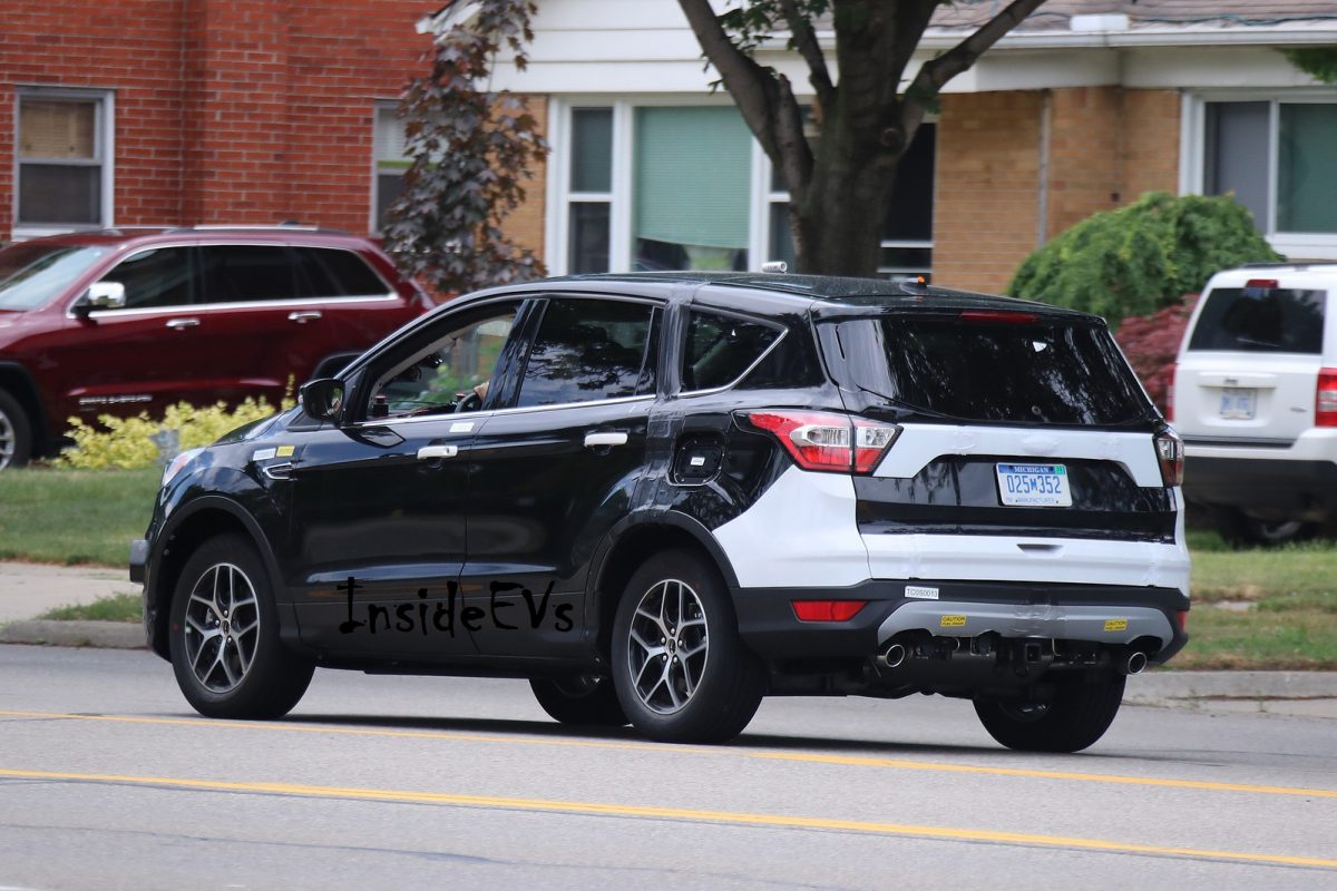 FORD KUGA
