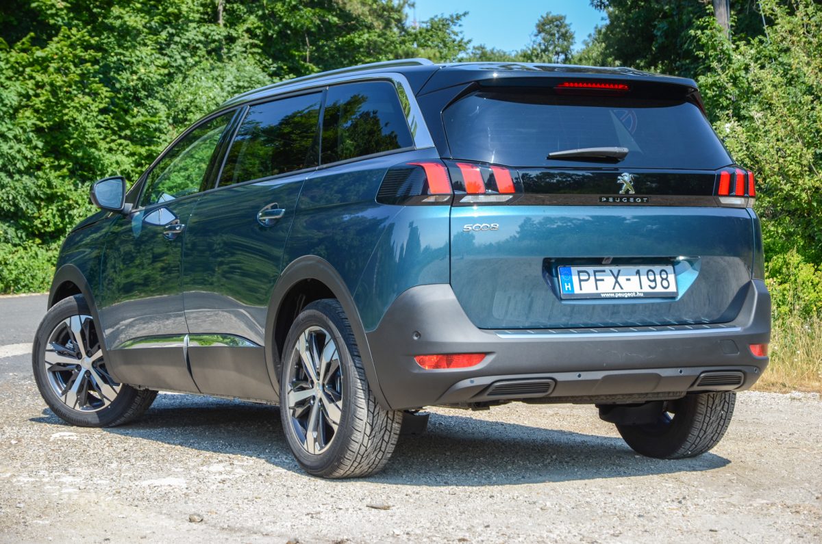 PEUGEOT 5008