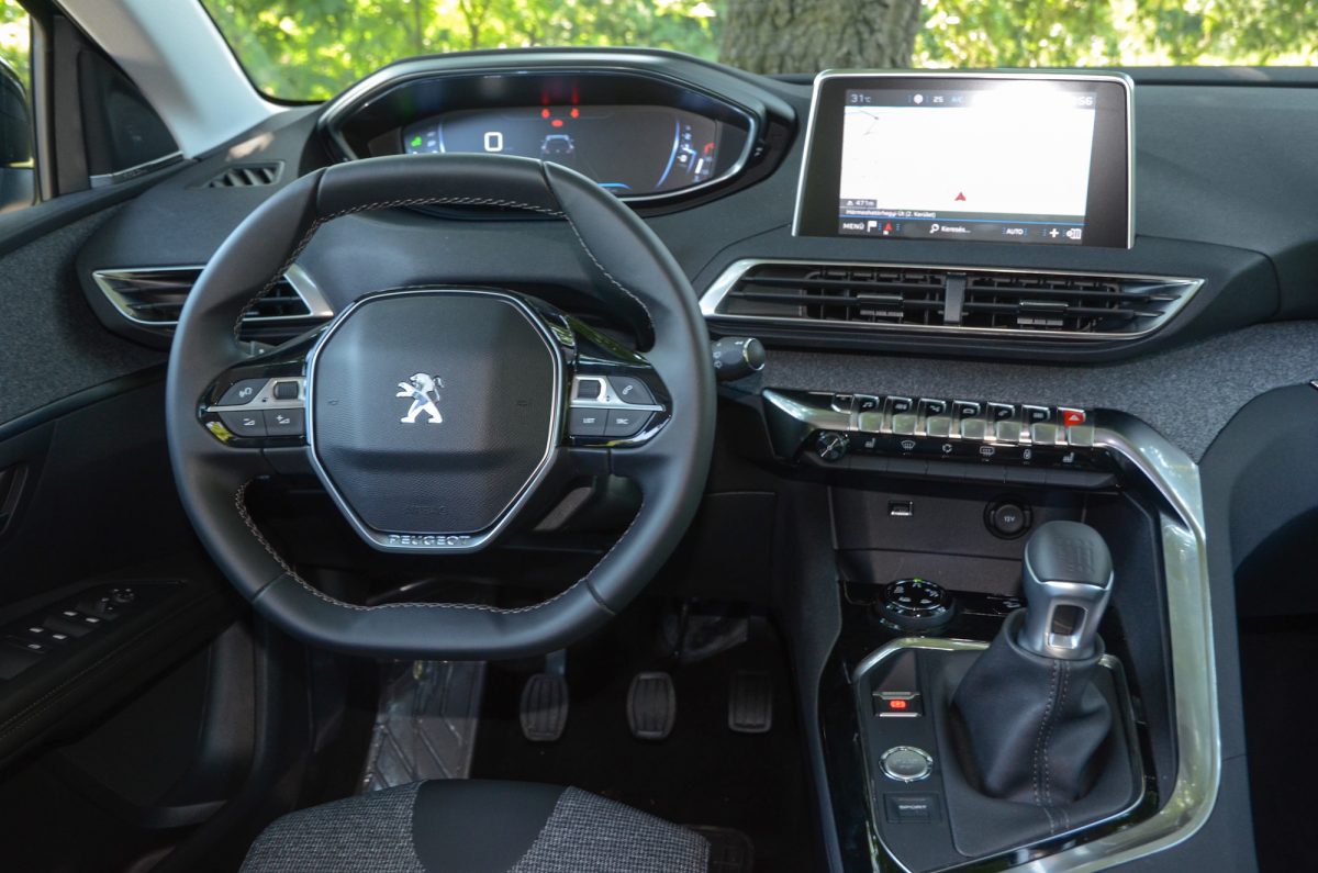 PEUGEOT 5008