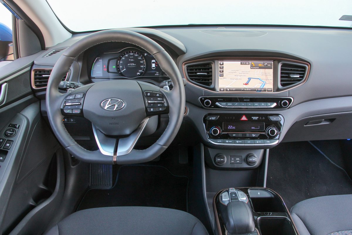 HYUNDAI IONIQ