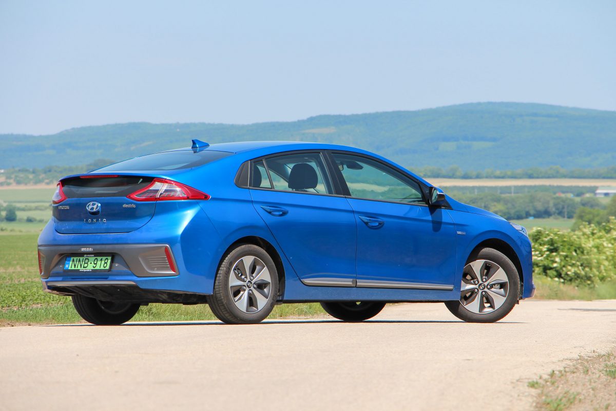 HYUNDAI IONIQ
