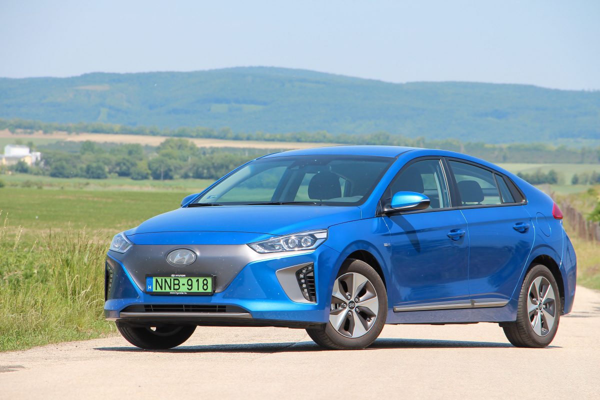 HYUNDAI IONIQ