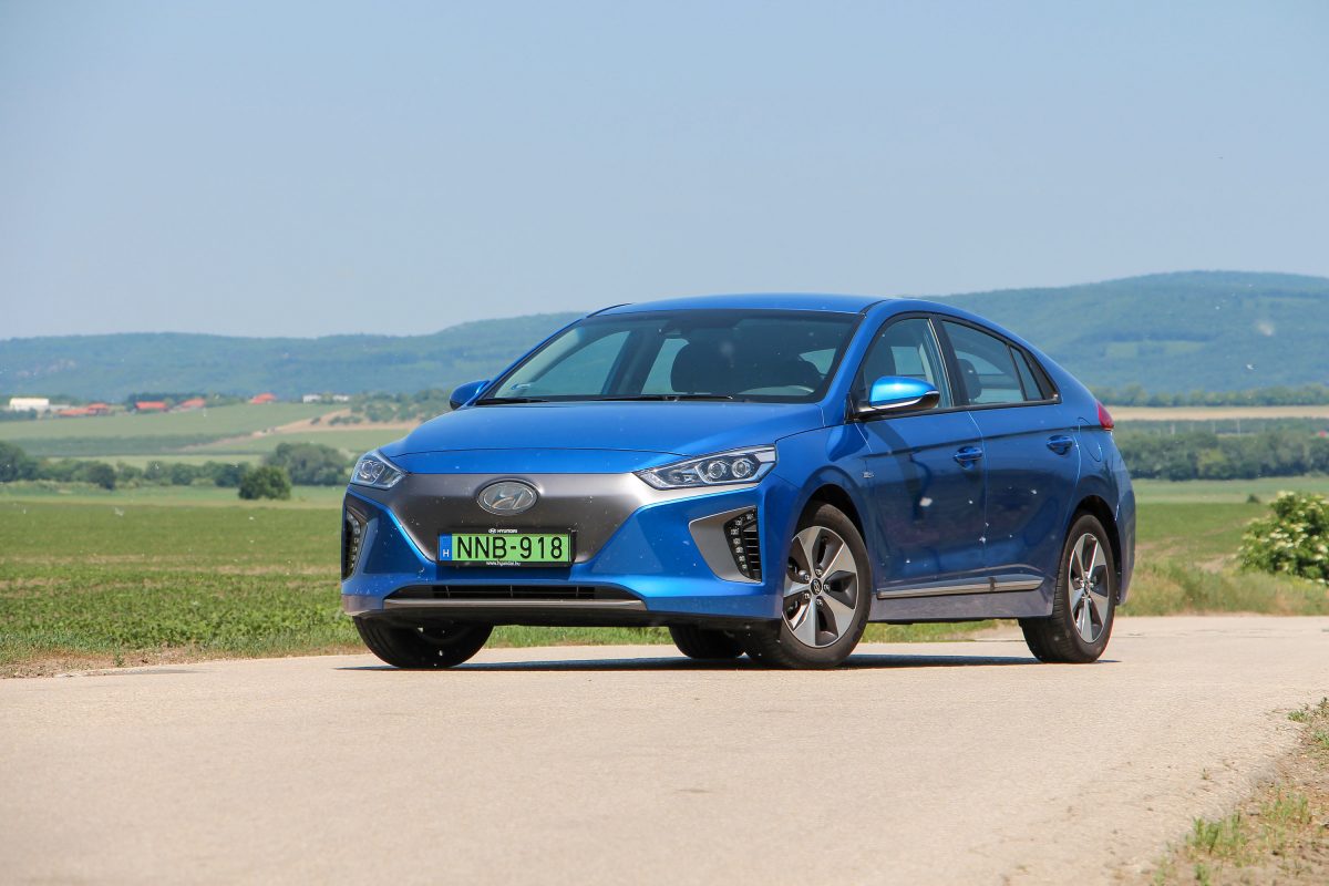 HYUNDAI IONIQ