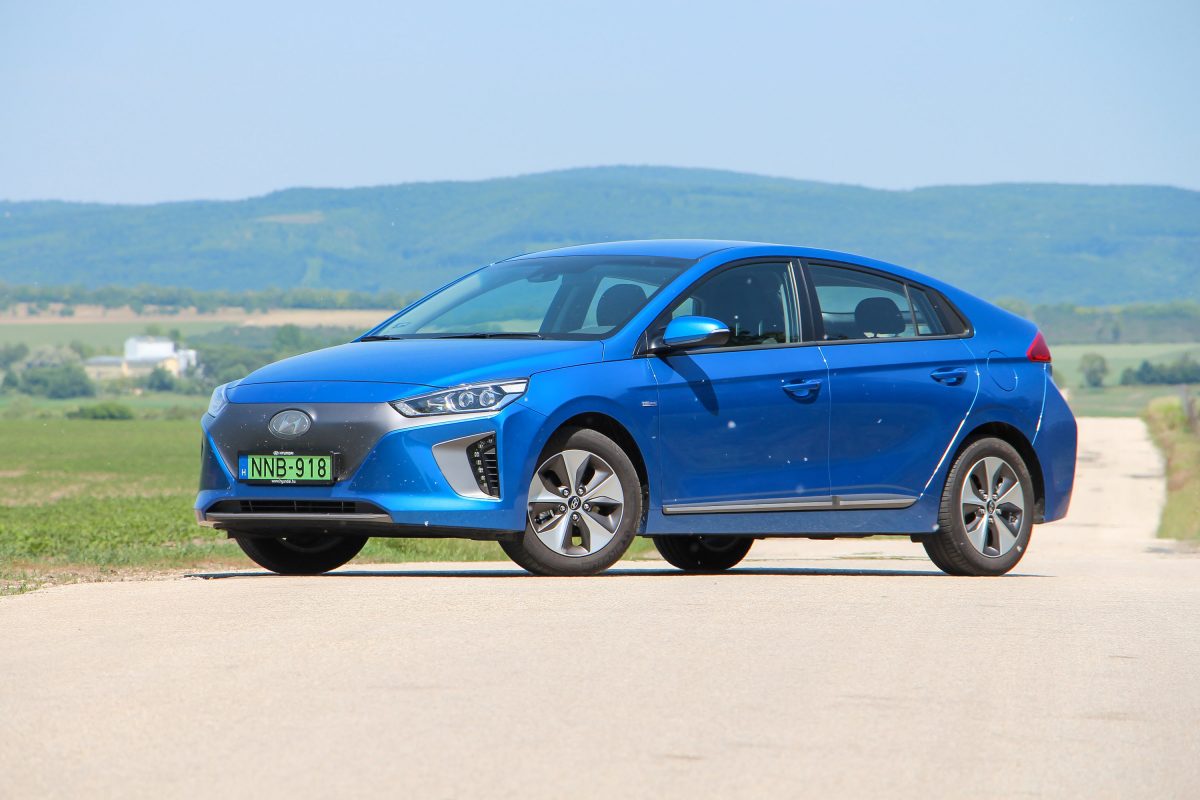 HYUNDAI IONIQ