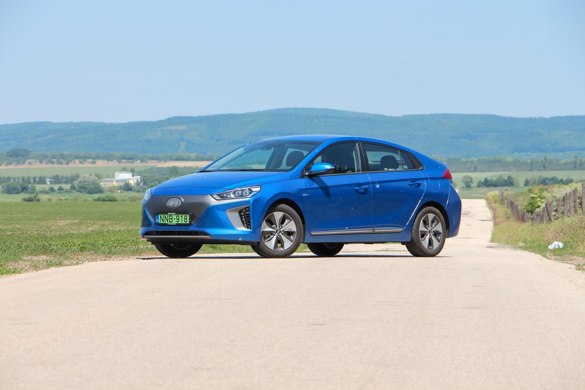 HYUNDAI IONIQ