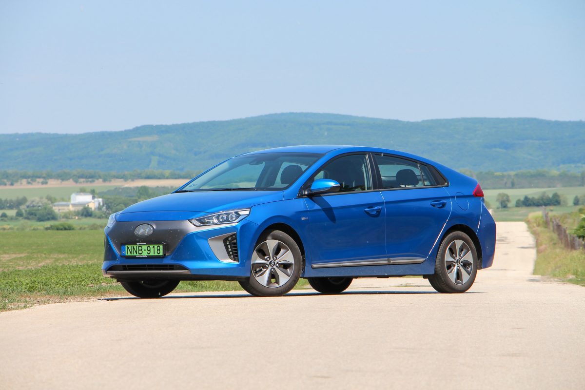 HYUNDAI IONIQ