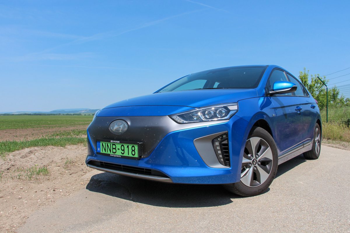 HYUNDAI IONIQ