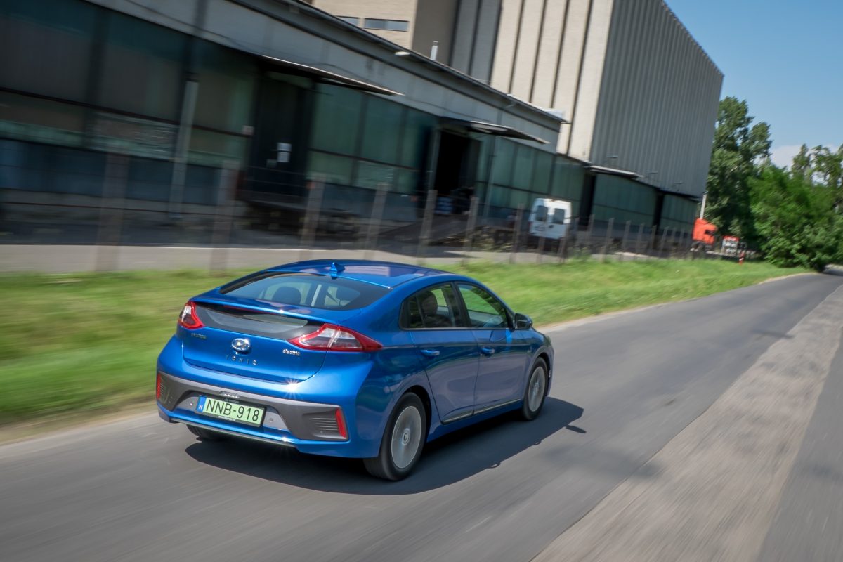 HYUNDAI IONIQ