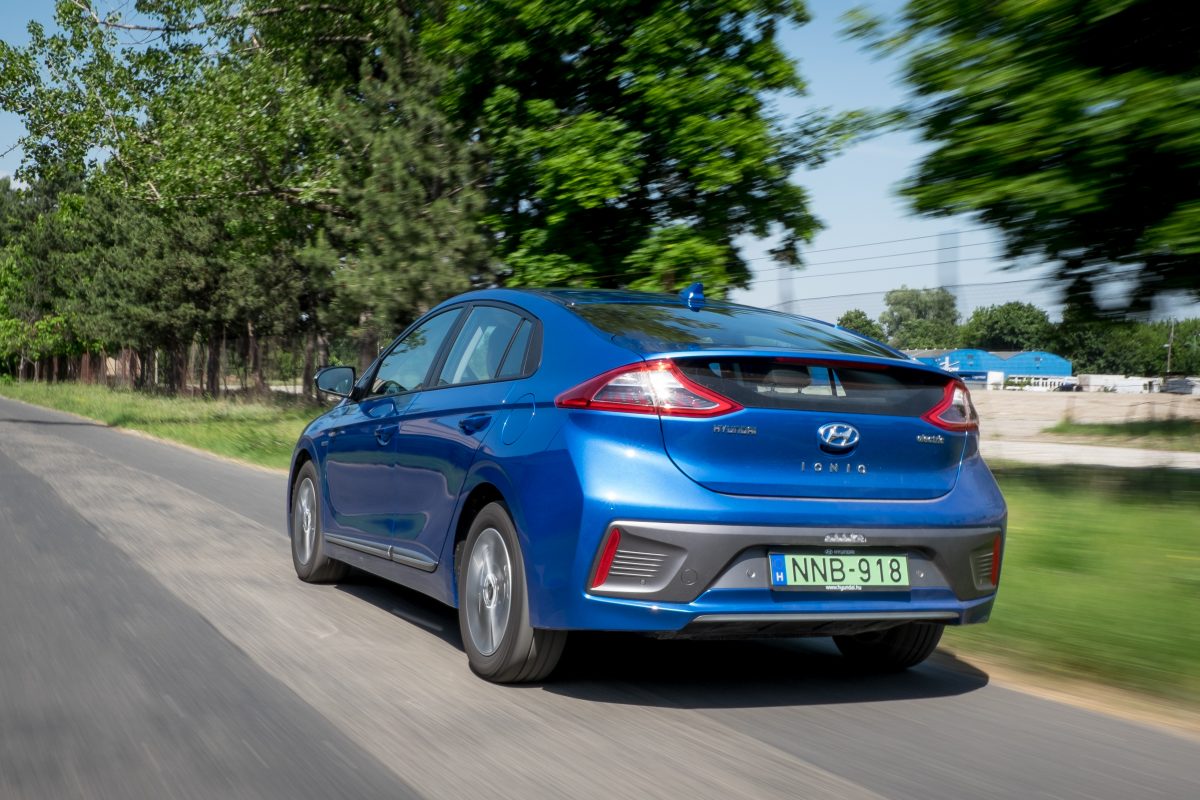 HYUNDAI IONIQ