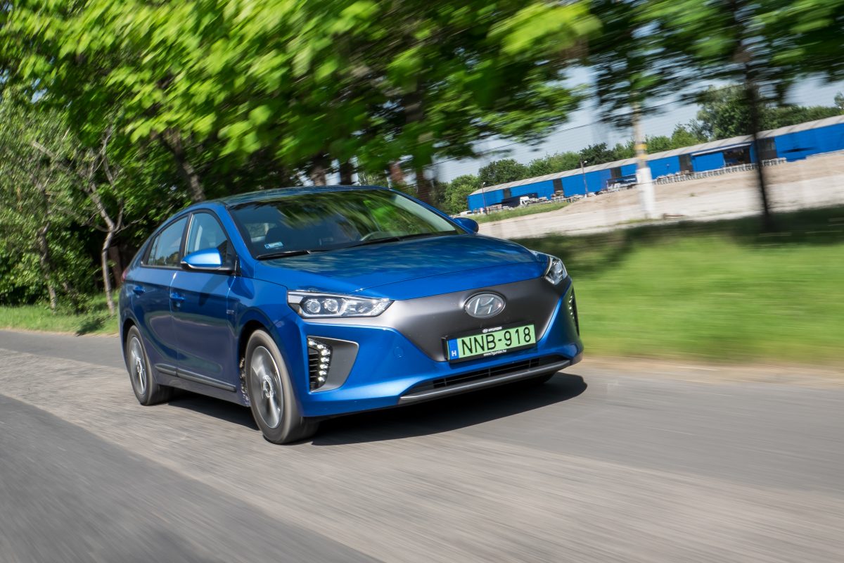 HYUNDAI IONIQ
