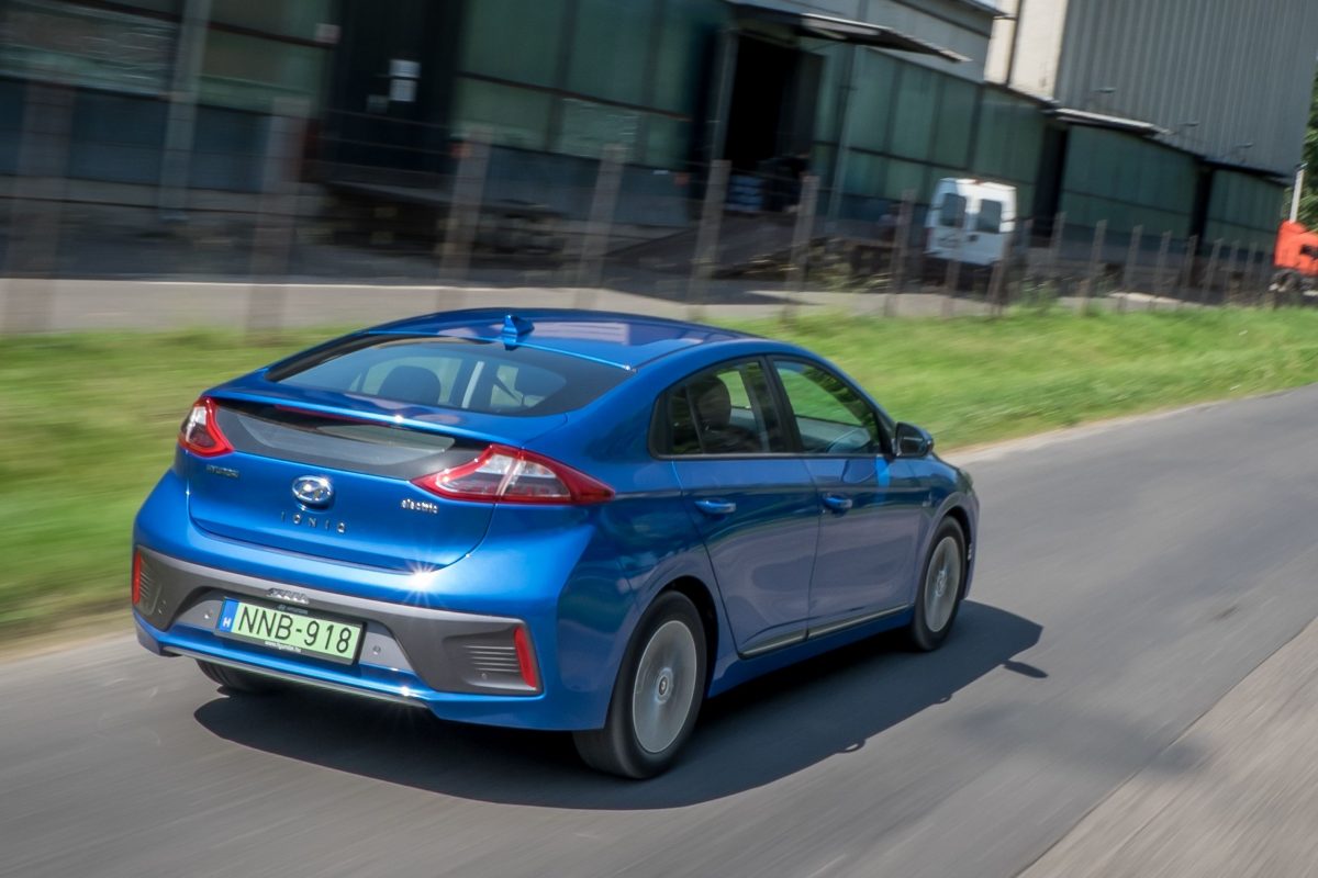 HYUNDAI IONIQ