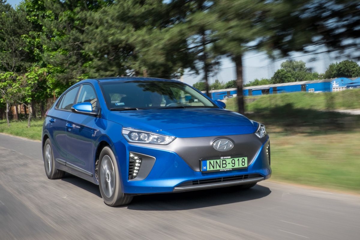 HYUNDAI IONIQ