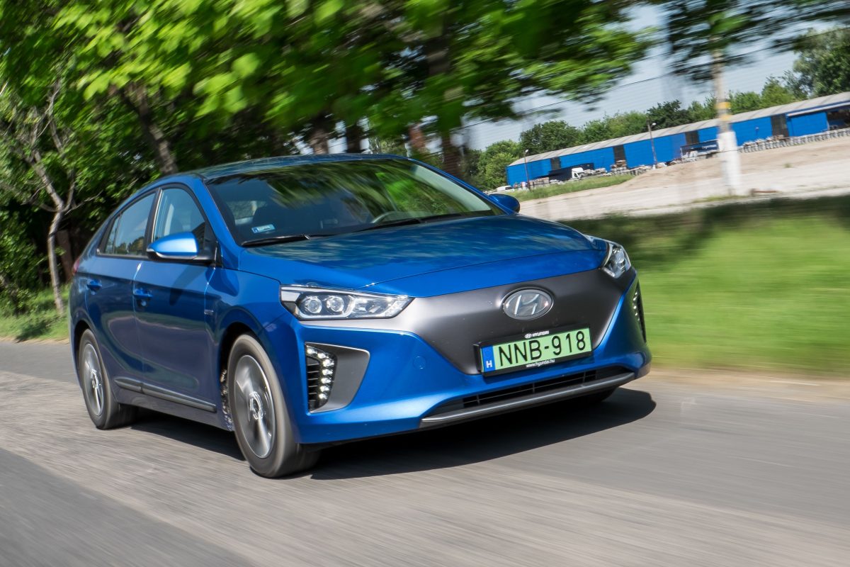 HYUNDAI IONIQ