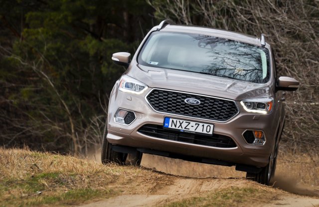 Megnéztük, hogy rinyál-e a Vignale - Ford Kuga Vignale teszt