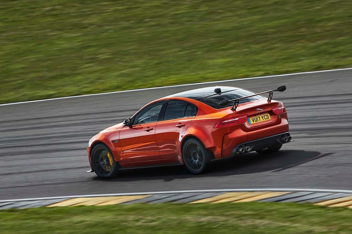 JAGUAR XE