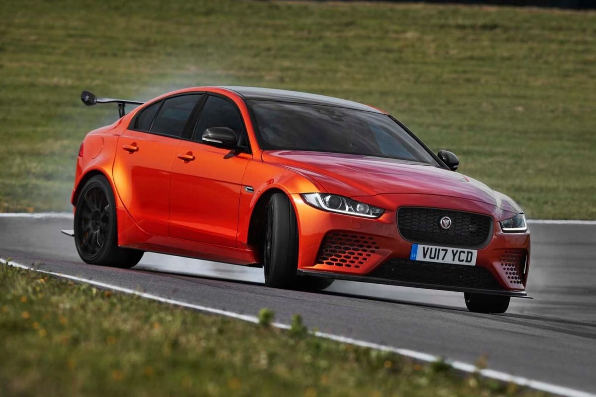 JAGUAR XE