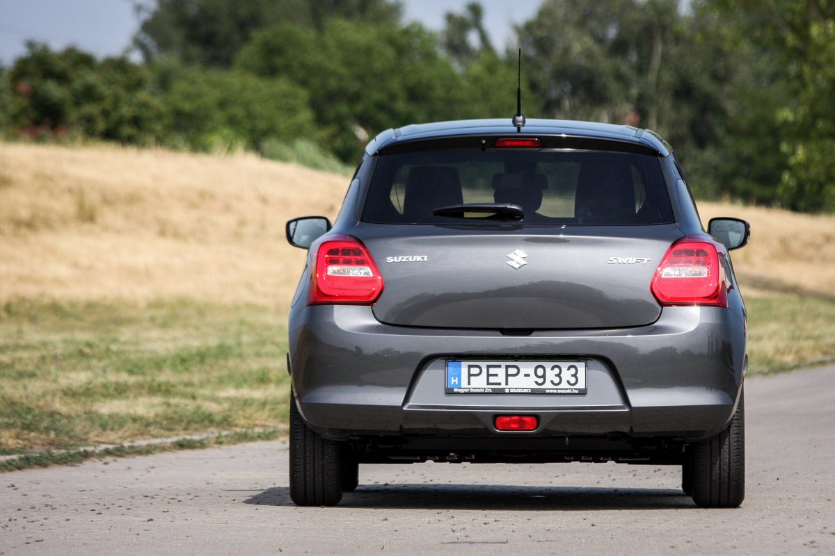 SUZUKI SWIFT