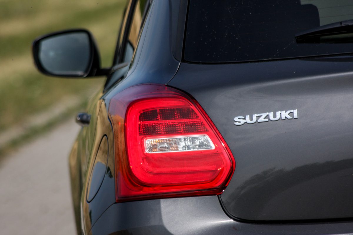 SUZUKI SWIFT