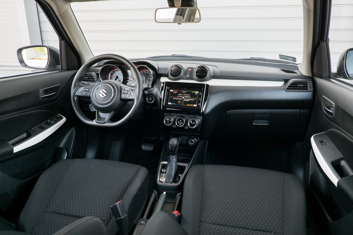 SUZUKI SWIFT