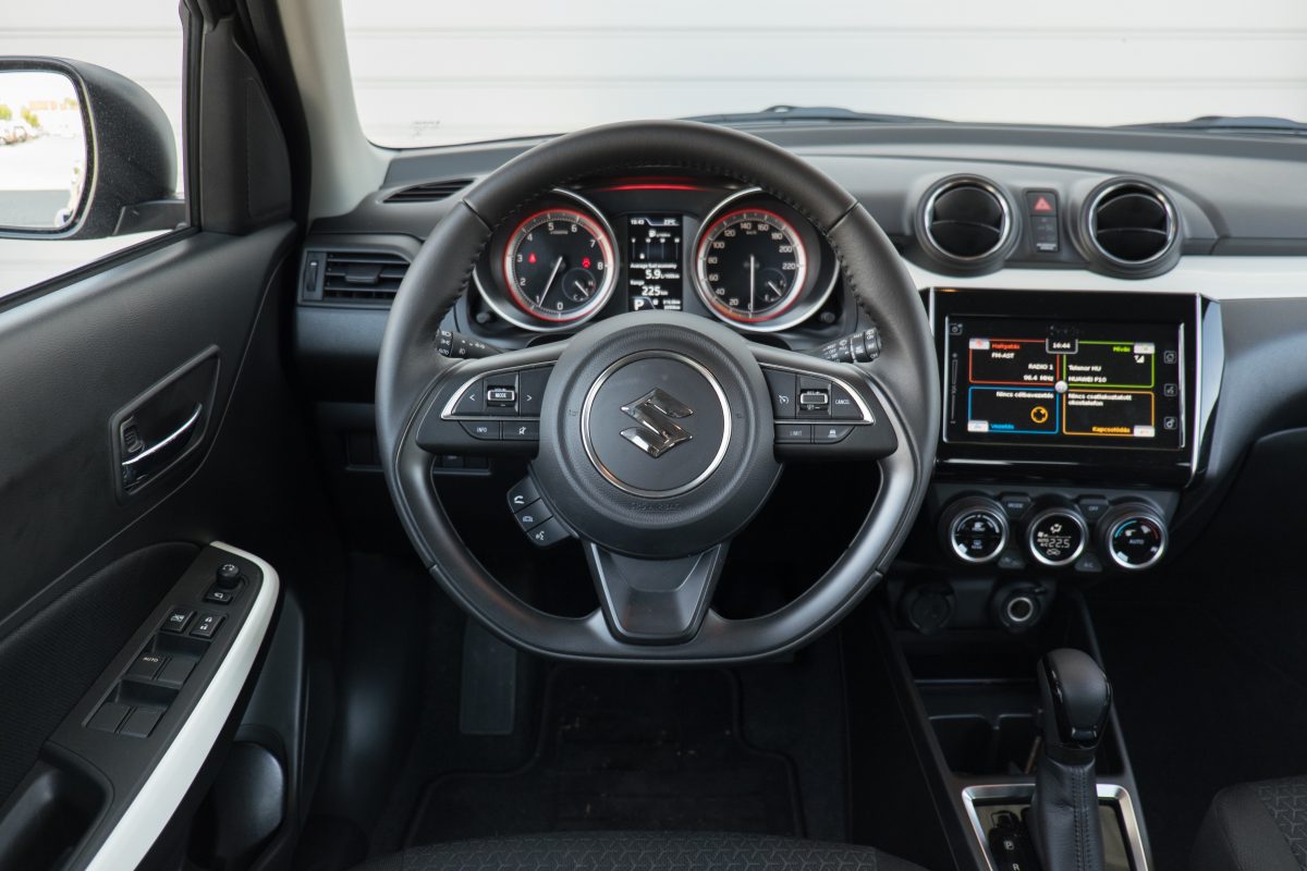 SUZUKI SWIFT