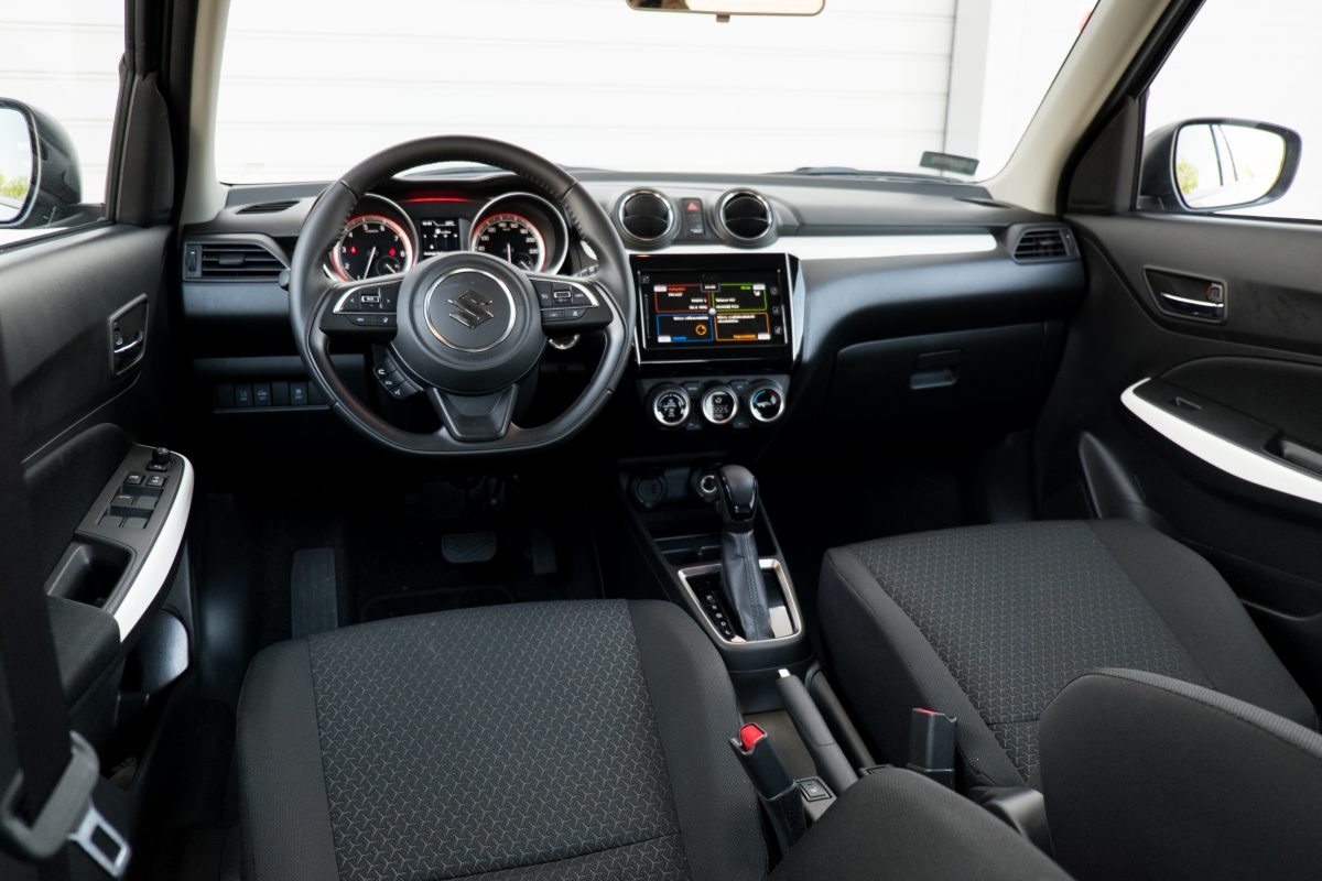 SUZUKI SWIFT