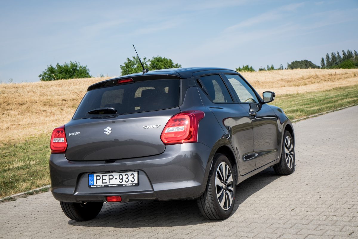 SUZUKI SWIFT