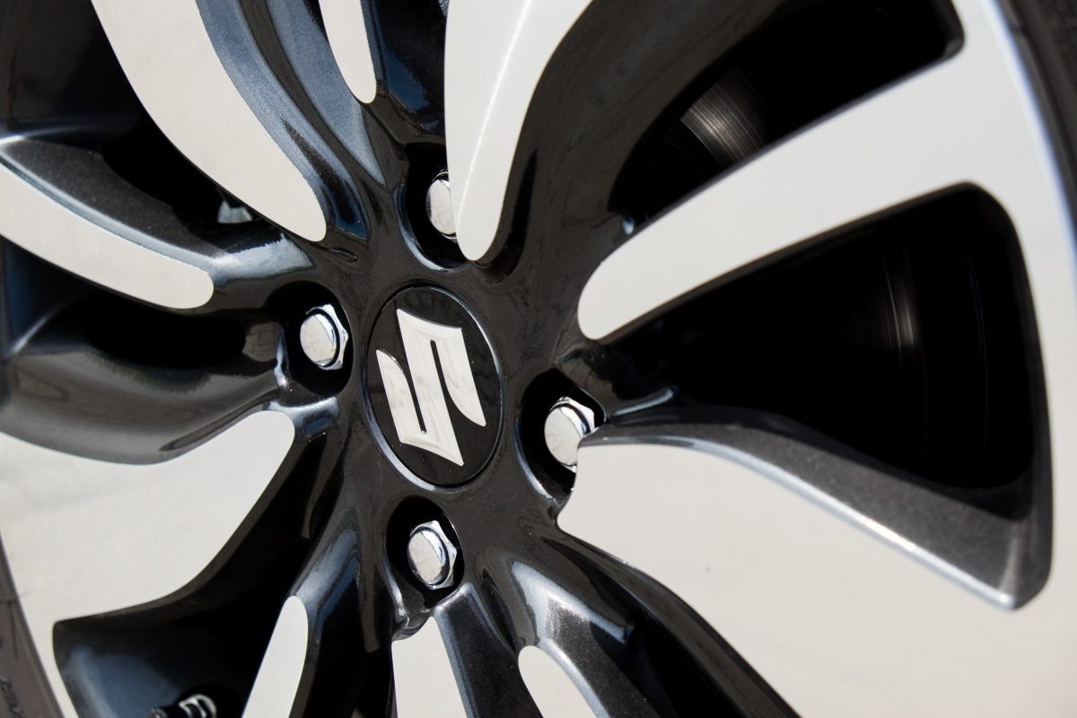 SUZUKI SWIFT